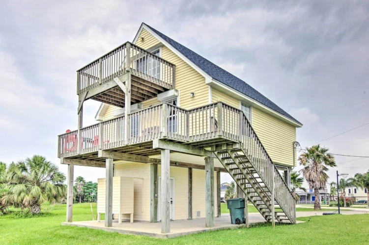 3 Bedrooms Cottage with balcony