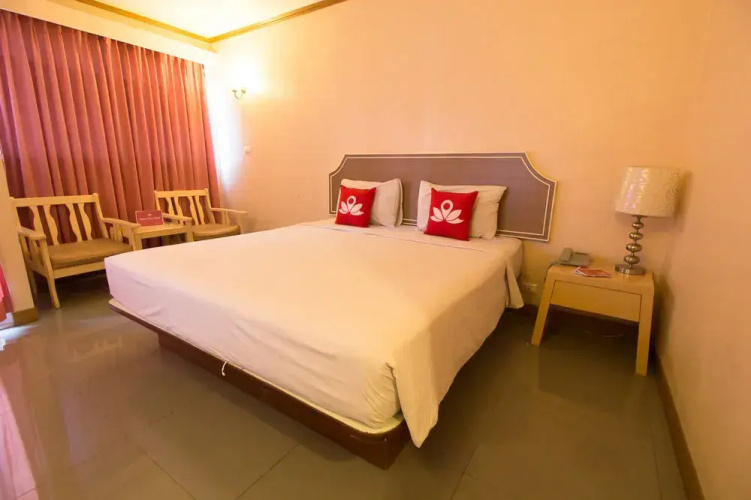 J Two S Pratunam Hotel