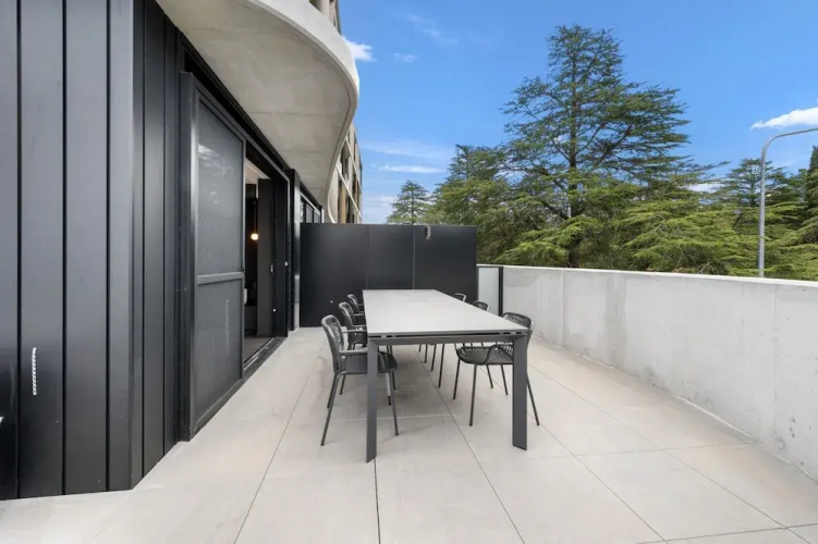 Braddon Studio With Communal BBQ