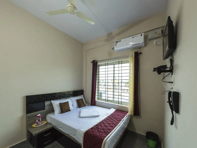 OYO 9544 Hotel Crown Residency