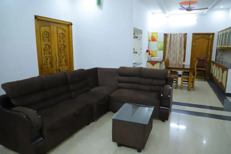 Nanda Mohan Homestay