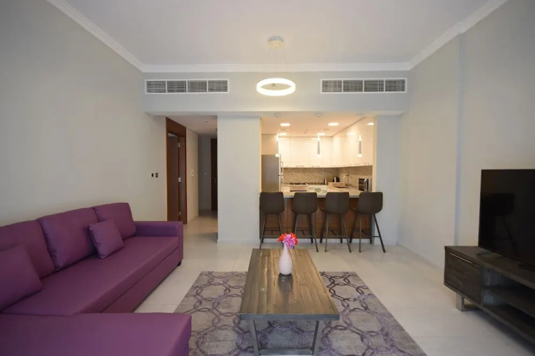 Key Host - Regent Court 14