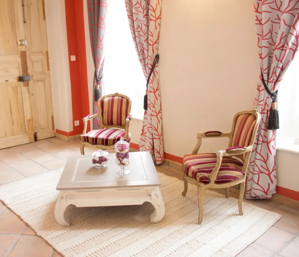 Les Carmes and spa