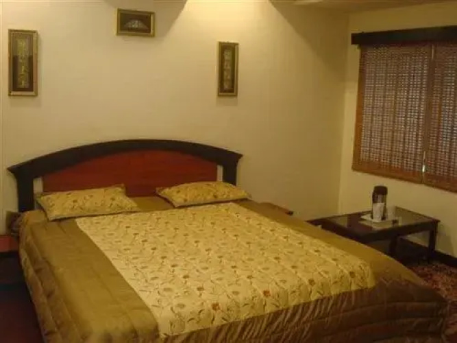 Hotel Honey Dew