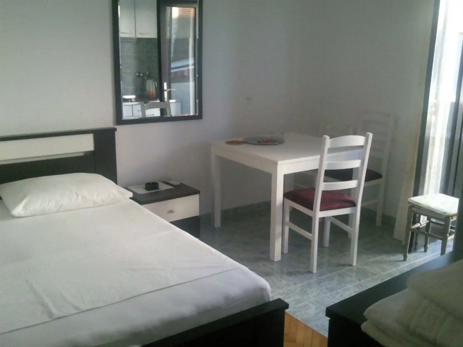 Apartments and rooms Rogosic