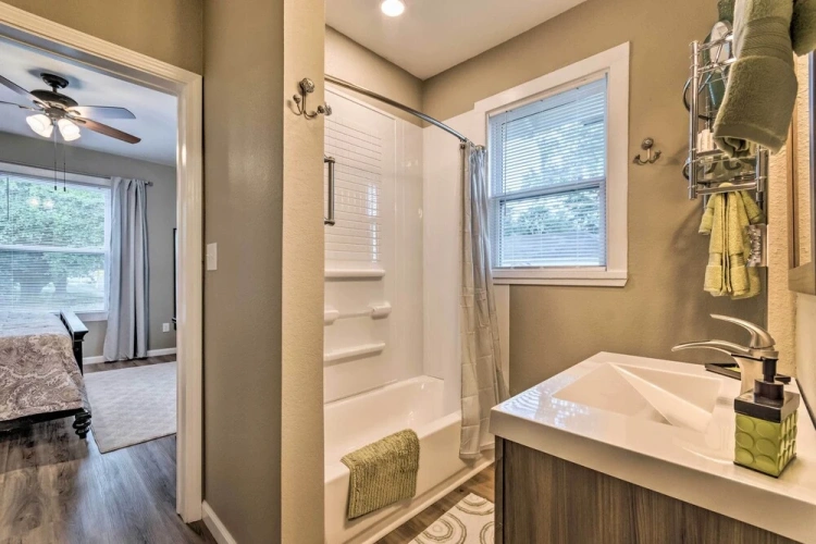 2 Bedrooms Cottage