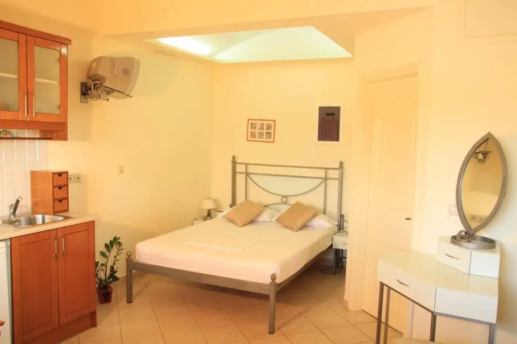 Aigiali Rooms