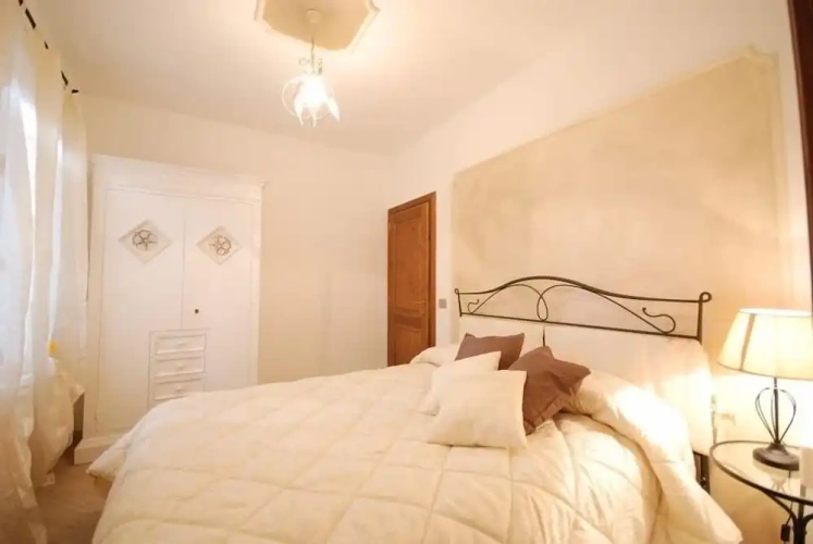 1 Bedroom Apartment with mountain view