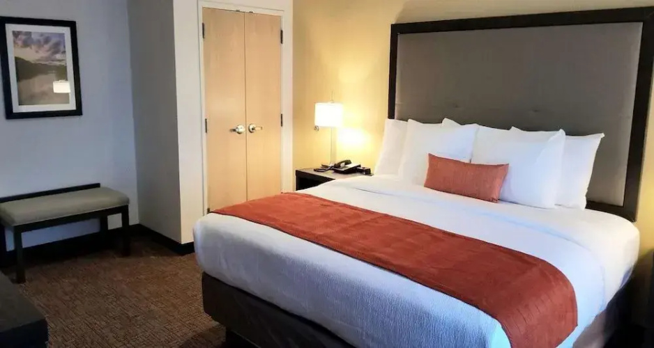 Best Western Plus Elizabethtown Inn Suites