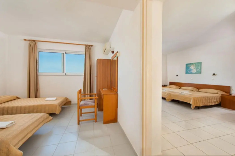 Bayside Hotel KatsarasOver view