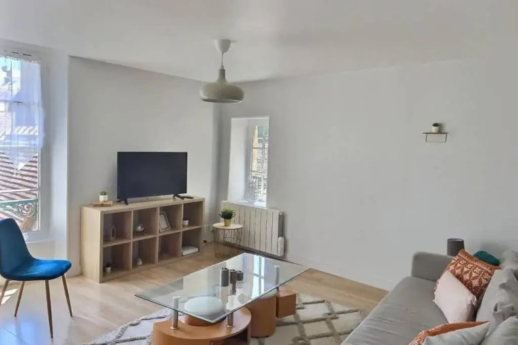2 Bedrooms Apartment
