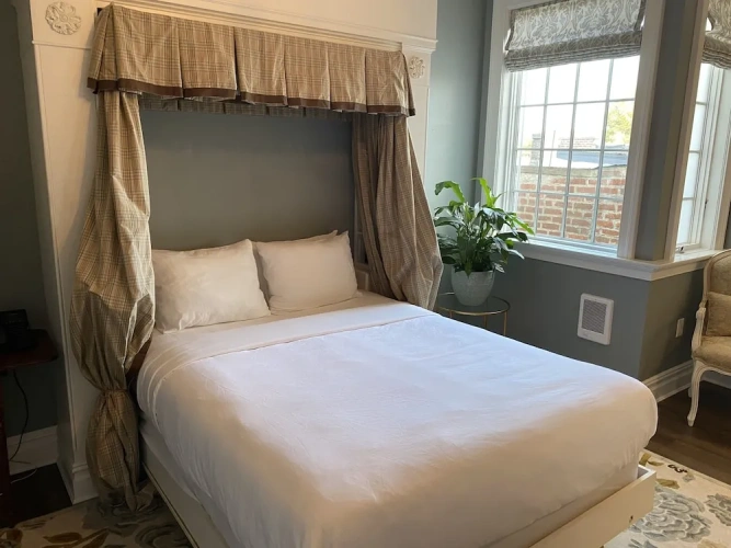 Economy room