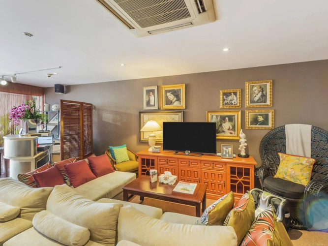 Adler Hostel