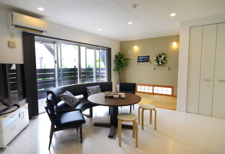 909 House