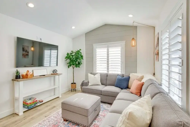 2 Bedrooms Apartment