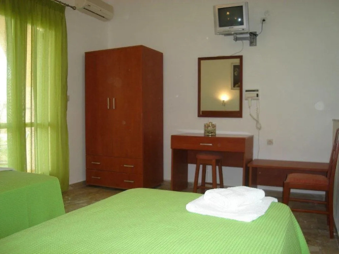 Biscoutsis Apartments & Studios