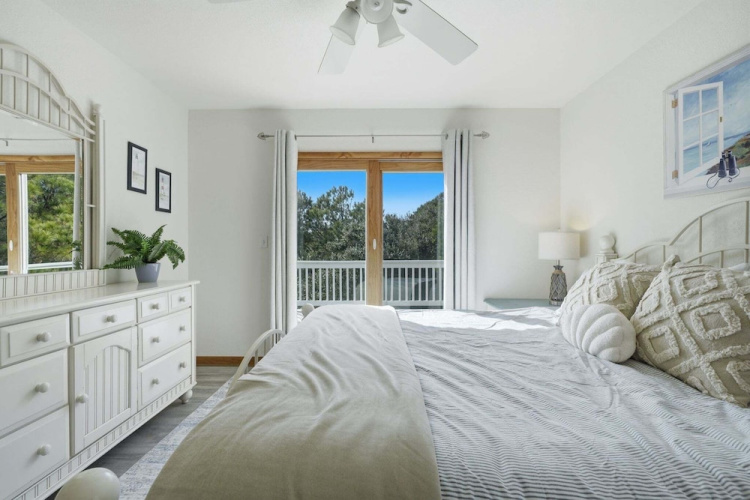 Golf & Surf 7BR: Private Pool, 5 Min to Beach