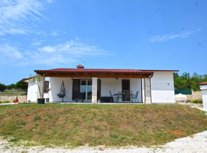 2 Bedrooms Cottage