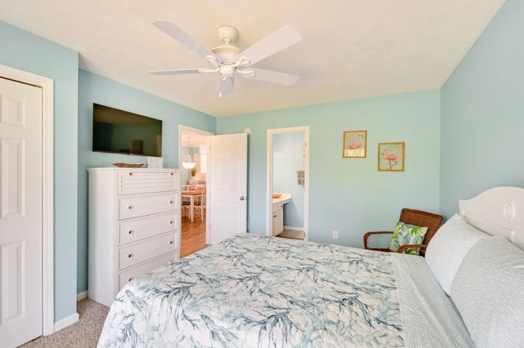 2 Bedrooms Apartment