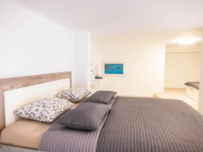 Goldcentral Apartment