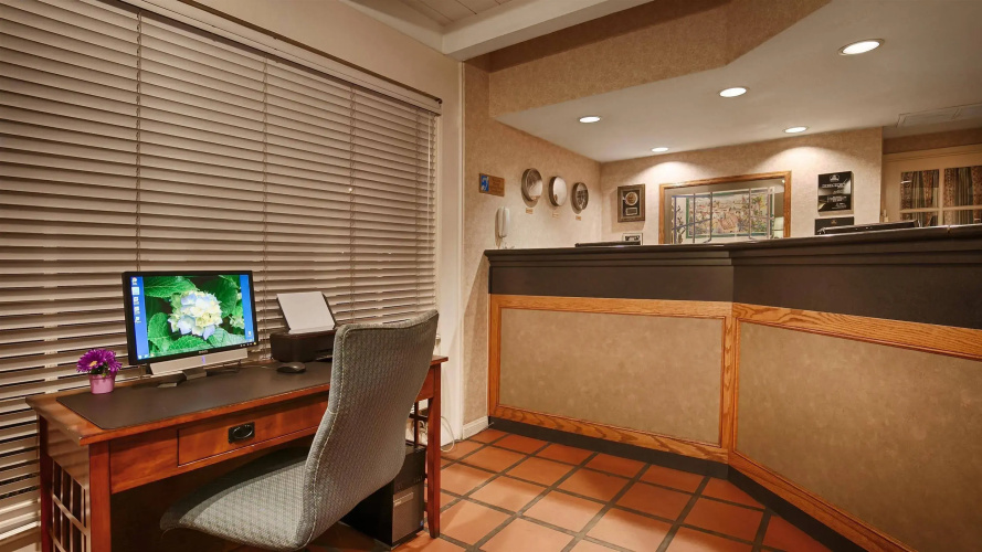 Lamplighter Inn & Suites at SDSU