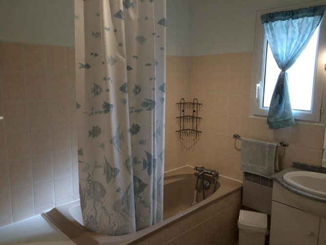 3 Bedrooms Cottage
