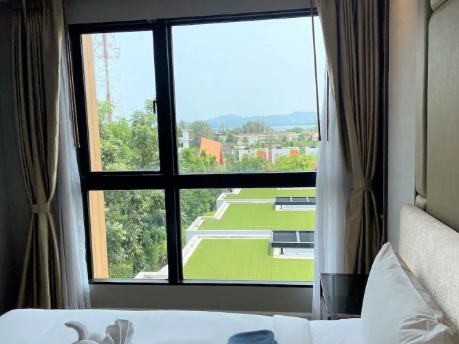 Deluxe apartment at Panora by Lofty