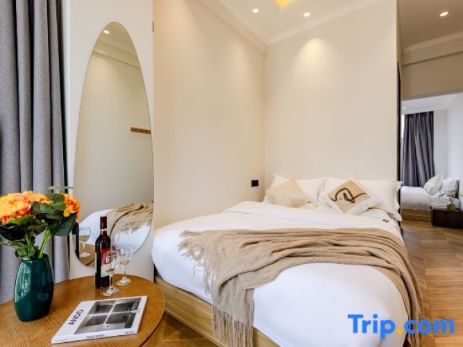 Standard Twin room with garden view