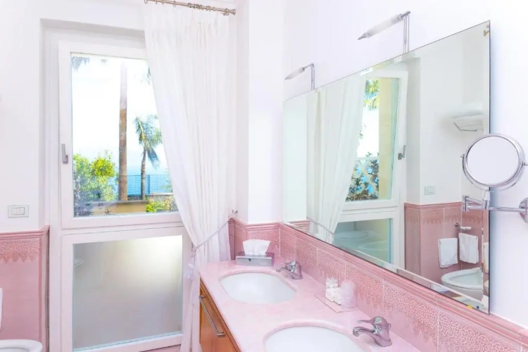 Suite with balcony and with sea view