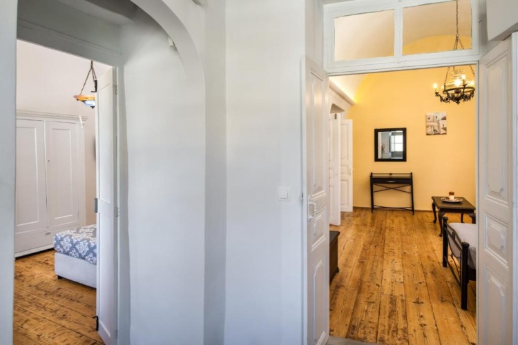 2 Bedrooms Villa
