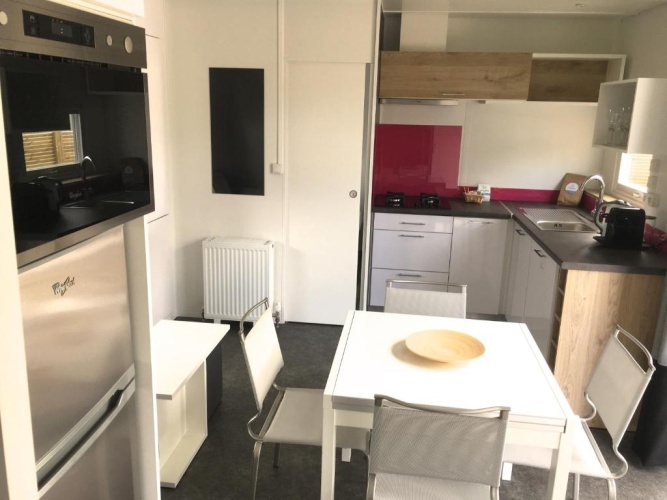 2 Bedrooms Bungalow