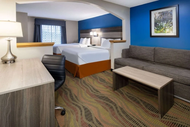 Quadruple Suite