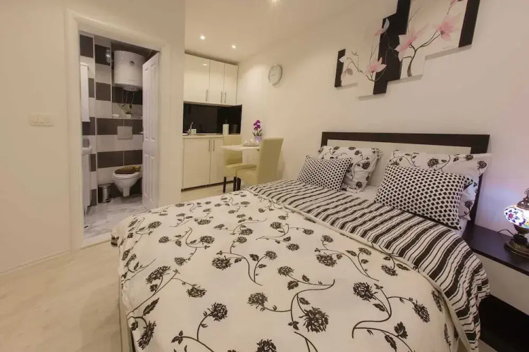 Appleline Apartments (Apple Studios & Rooms)