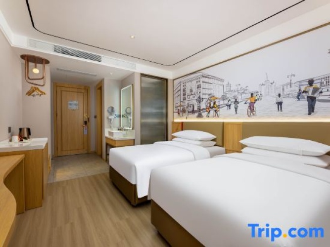 Deluxe Twin Family room