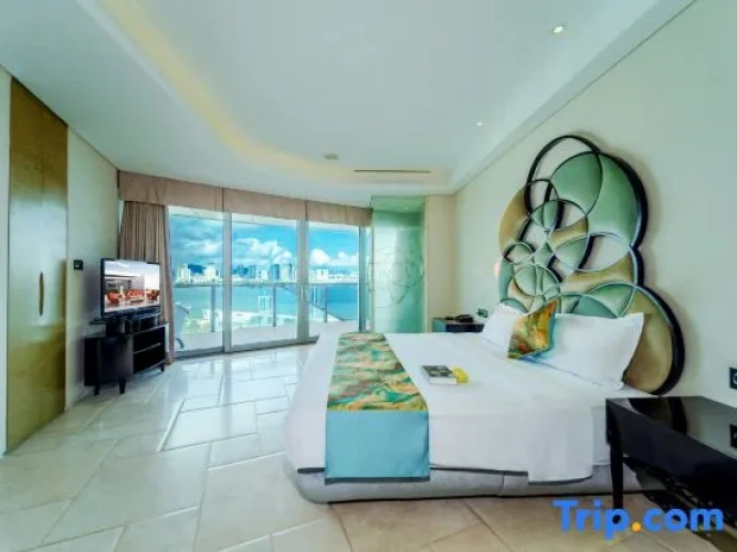 Family Suite with balcony and with sea view