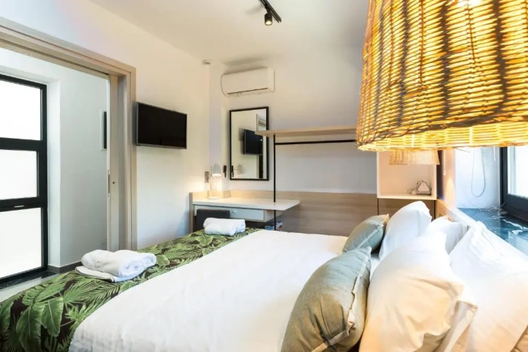 2 Bedrooms Swim Up Suite