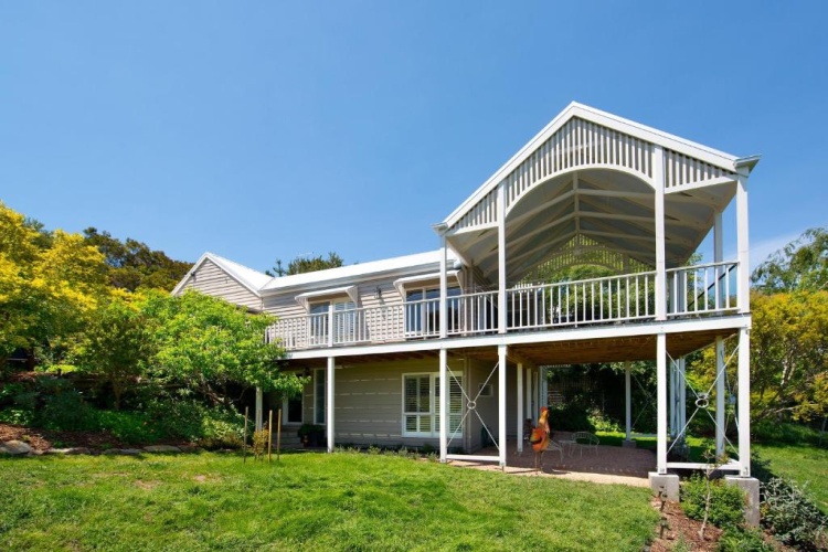 4 Bedrooms Cottage