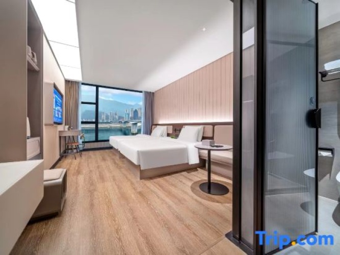 Standard Twin room with river view