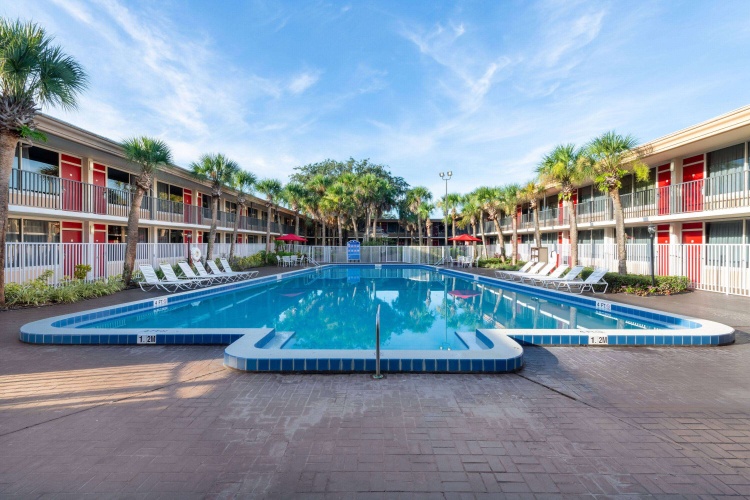 Ramada by Wyndham Kissimmee Gateway photo 17