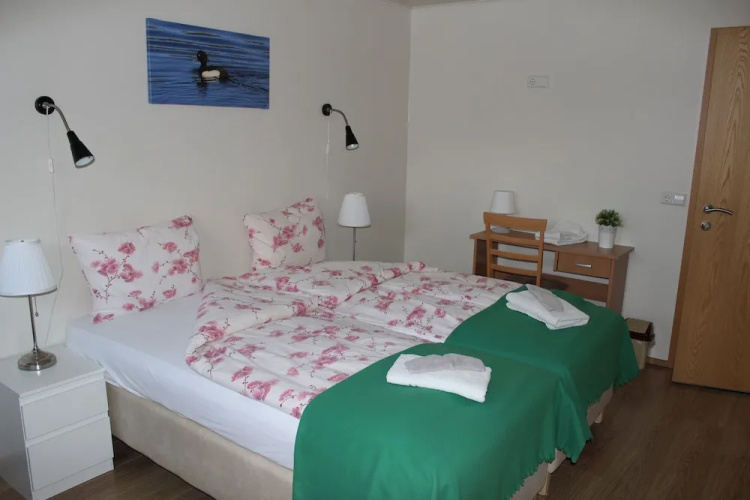 Skammidalur Guesthouse