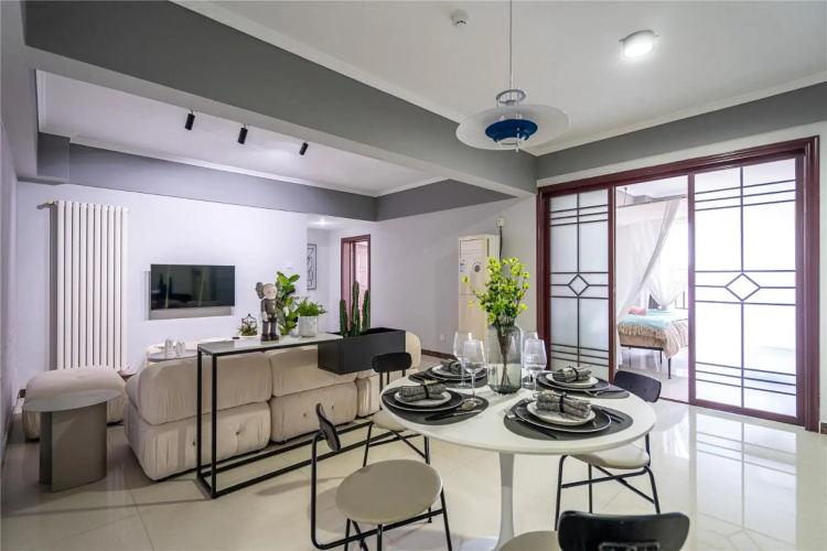 Locals Apartment House 20