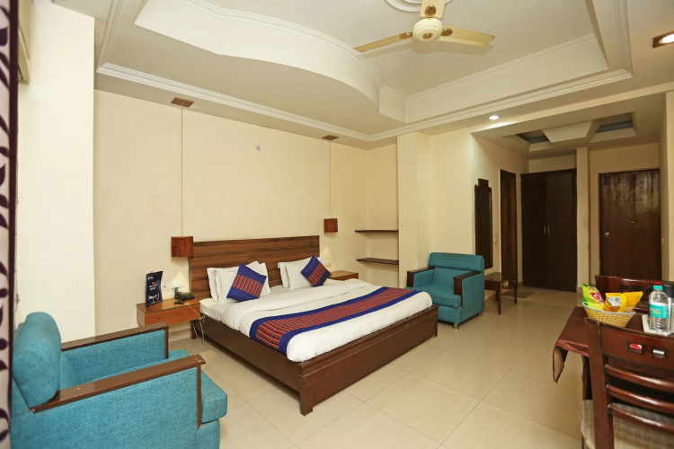 OYO 8876 Hotel Sarthi