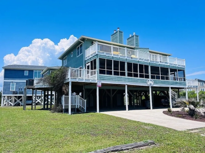 4 Bedrooms Cottage