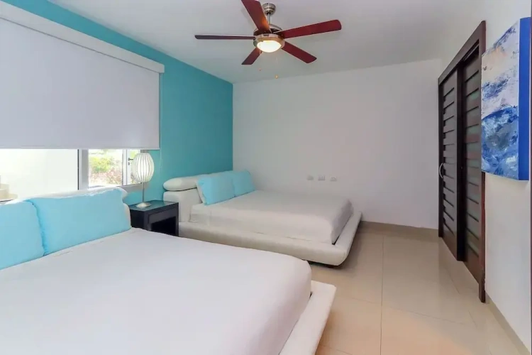 2 Bedrooms Family House beachfront