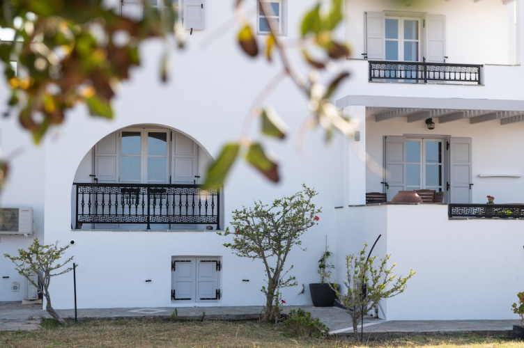 Sea Lilies Suites - Naxos