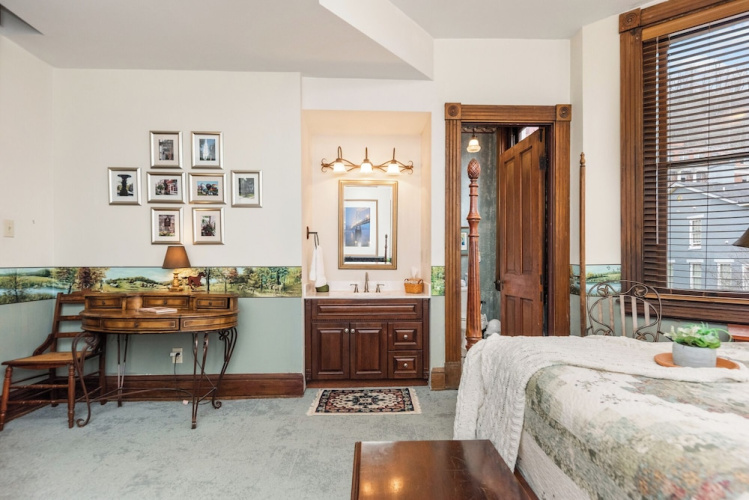 Moon River Bed and Breakfast