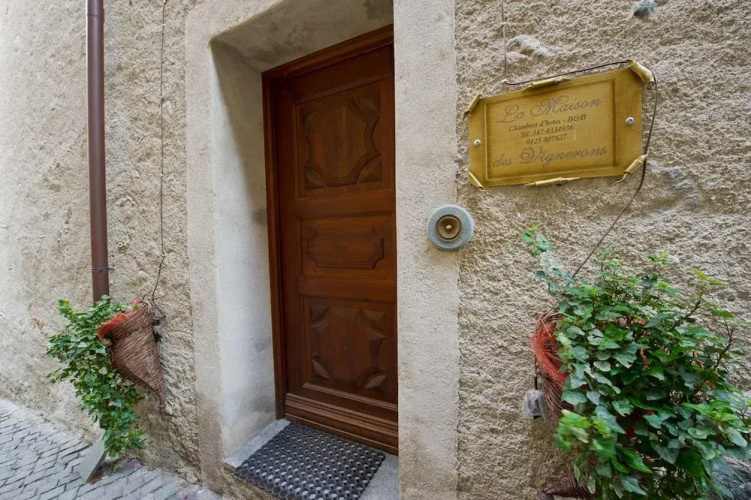 La Maison Des Vignerons Chambres D'hotes - Vallée d'Aoste