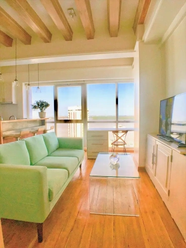 1 Bedroom Luxury Apartment with river view