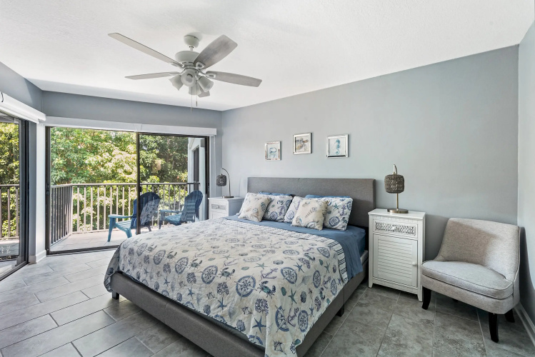 Sun Plaza West Unit 204
