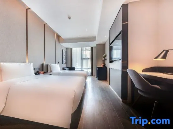 Executive Twin room with lake view